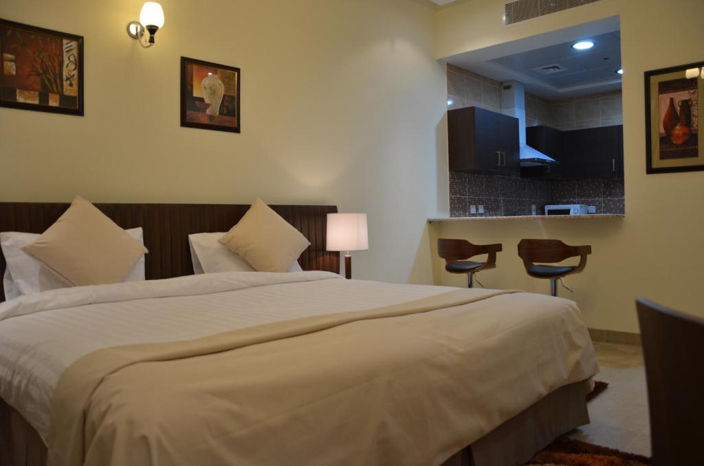 Pride Hotel Apartments Dubai Room photo